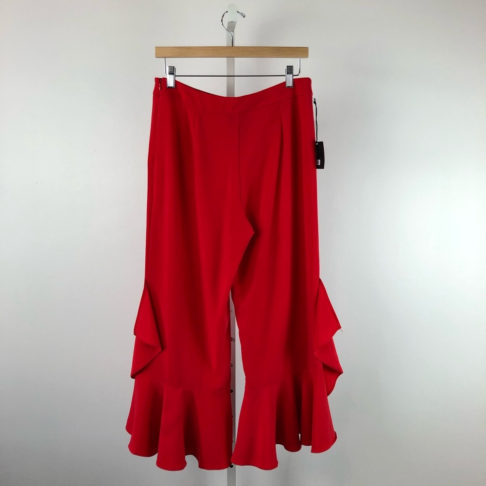 ❊ B e l l e V e r e :: Red Ruffle Pants - Picture 4 of 6